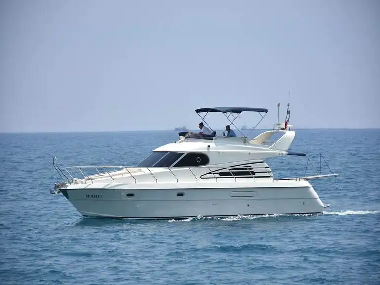 TU NAVY 3-YACHT